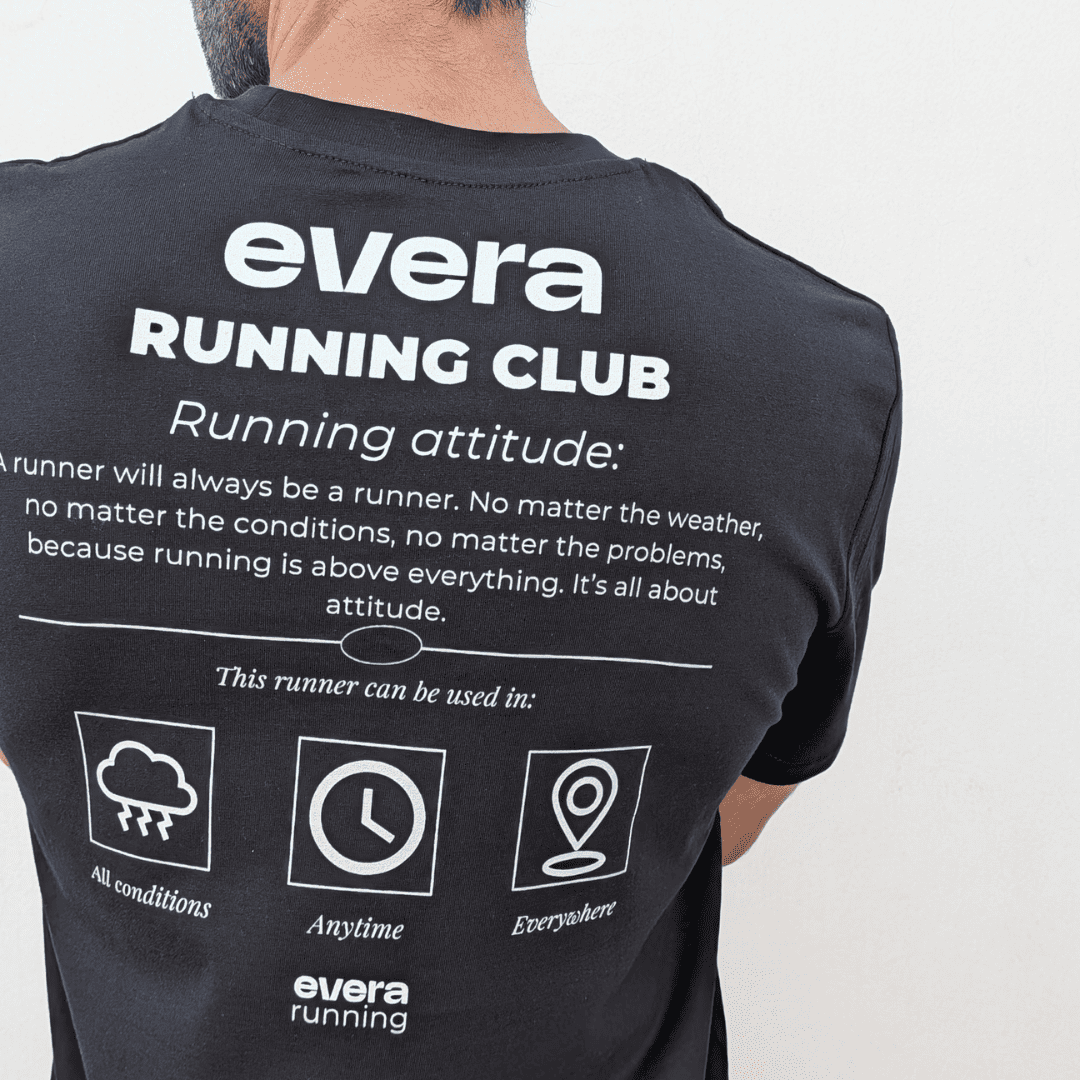 Camiseta de lifestyle hombre de color negro de Evera Running Club, Running Attitude. Camiseta lifestyle para runners.
