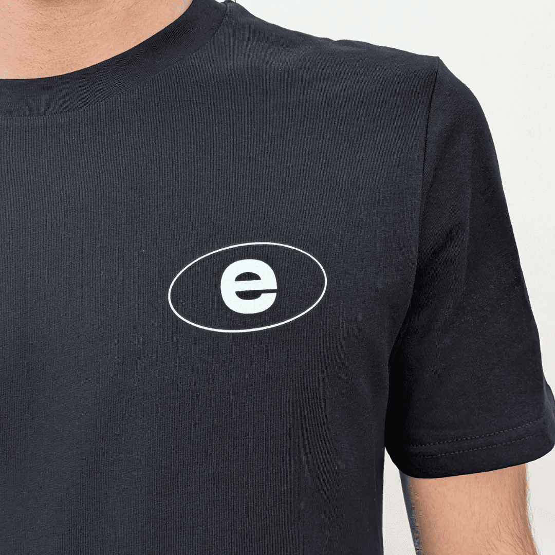 Camiseta de lifestyle para hombre de color negro de Evera Running Club, Running Attitude. Camiseta lifestyle para runners.