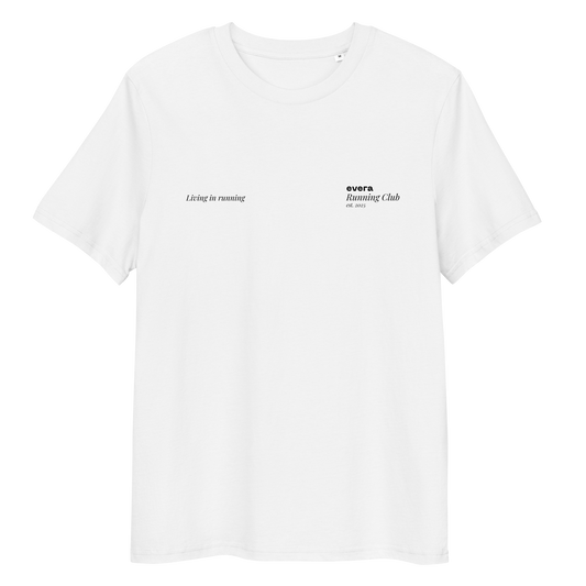 Camiseta blanca Evera Running Club en modelo unisex, estilo urbano y tipografía elegante. Ideal para runners que viven su pasión dentro y fuera del asfalto.