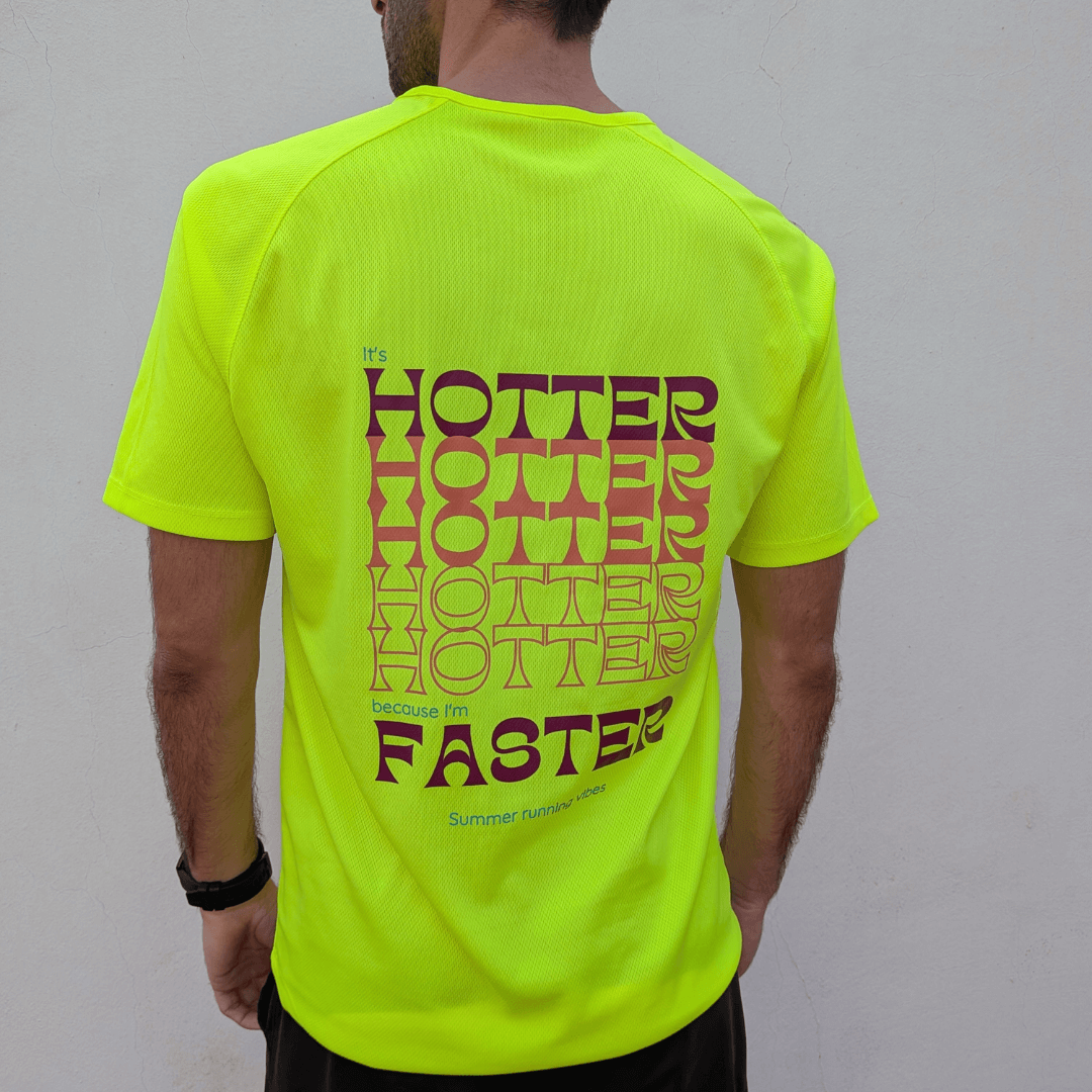 Camiseta running amarilla "Hotter-Faster". Camiseta técnica para correr.